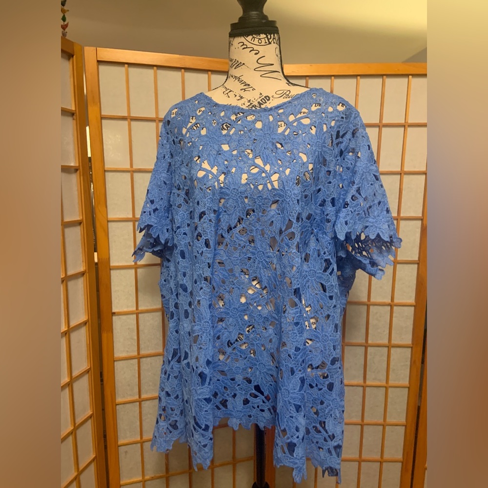 Lacy cornflower blue Lane Bryant blouse, size 18
